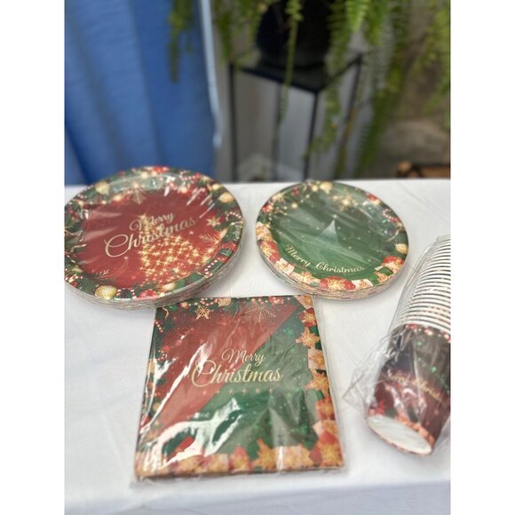 Christmas Party Supplies Set for 25 Ppl: Dinnerware, Decorations & Table Covers - Picture 3 of 8